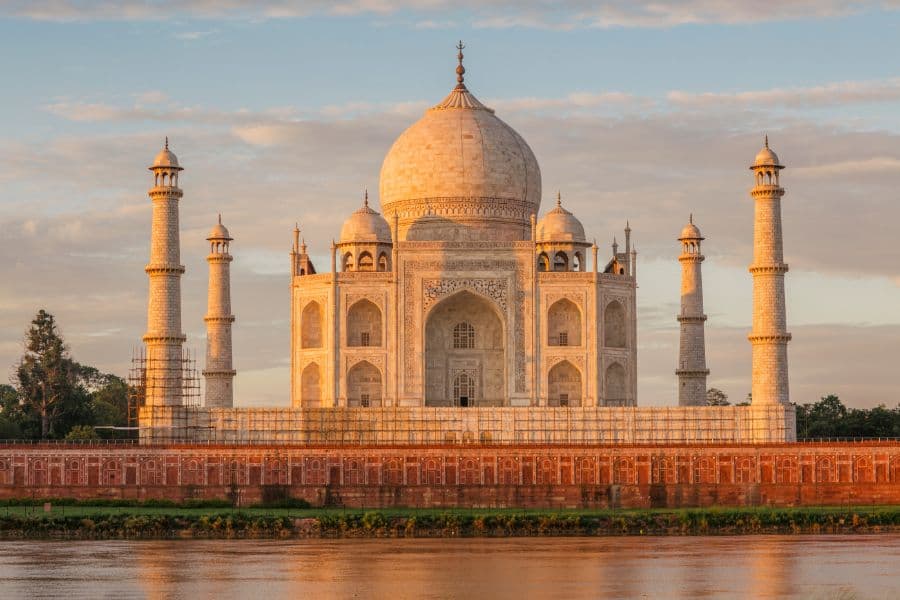 Capturing the Taj Mahal in Rain: A Photographer's Guide