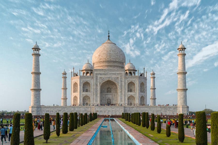How can I visit the Taj Mahal from Delhi in one day?